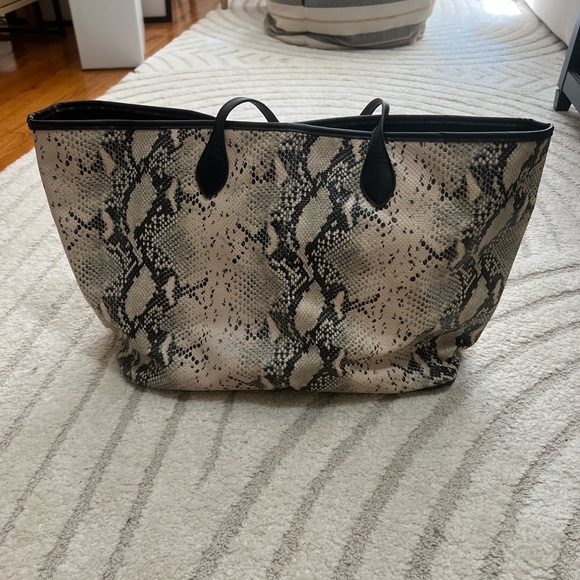 Steve Madden Snakeskin Tote - Picture 5 of 5